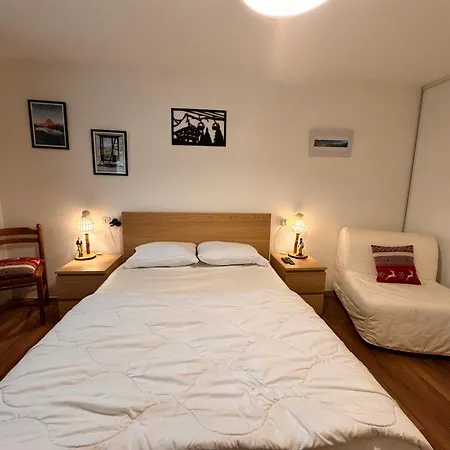 Apartament De Plein Pied Avec Piscine 2* *