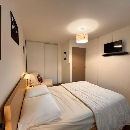 Apartament De Plein Pied Avec Piscine 2* *