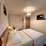 아파트 De Plein Pied Avec Piscine 2* *